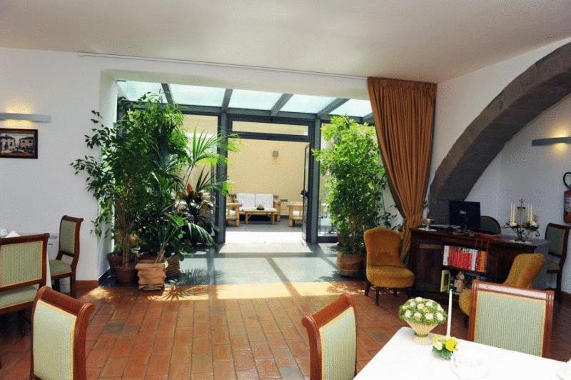 Hotel Urbano V Montefiascone Εξωτερικό φωτογραφία