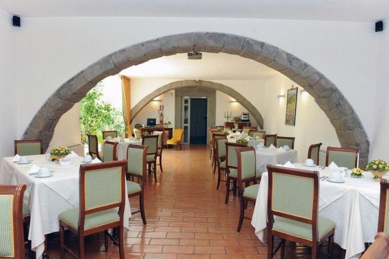 Hotel Urbano V Montefiascone Εξωτερικό φωτογραφία