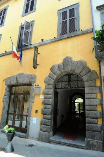 Hotel Urbano V Montefiascone Εξωτερικό φωτογραφία