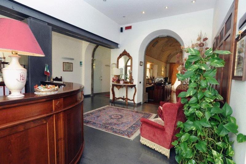 Hotel Urbano V Montefiascone Εξωτερικό φωτογραφία