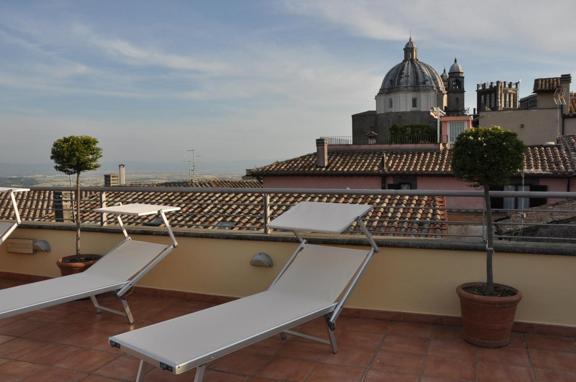 Hotel Urbano V Montefiascone Εξωτερικό φωτογραφία