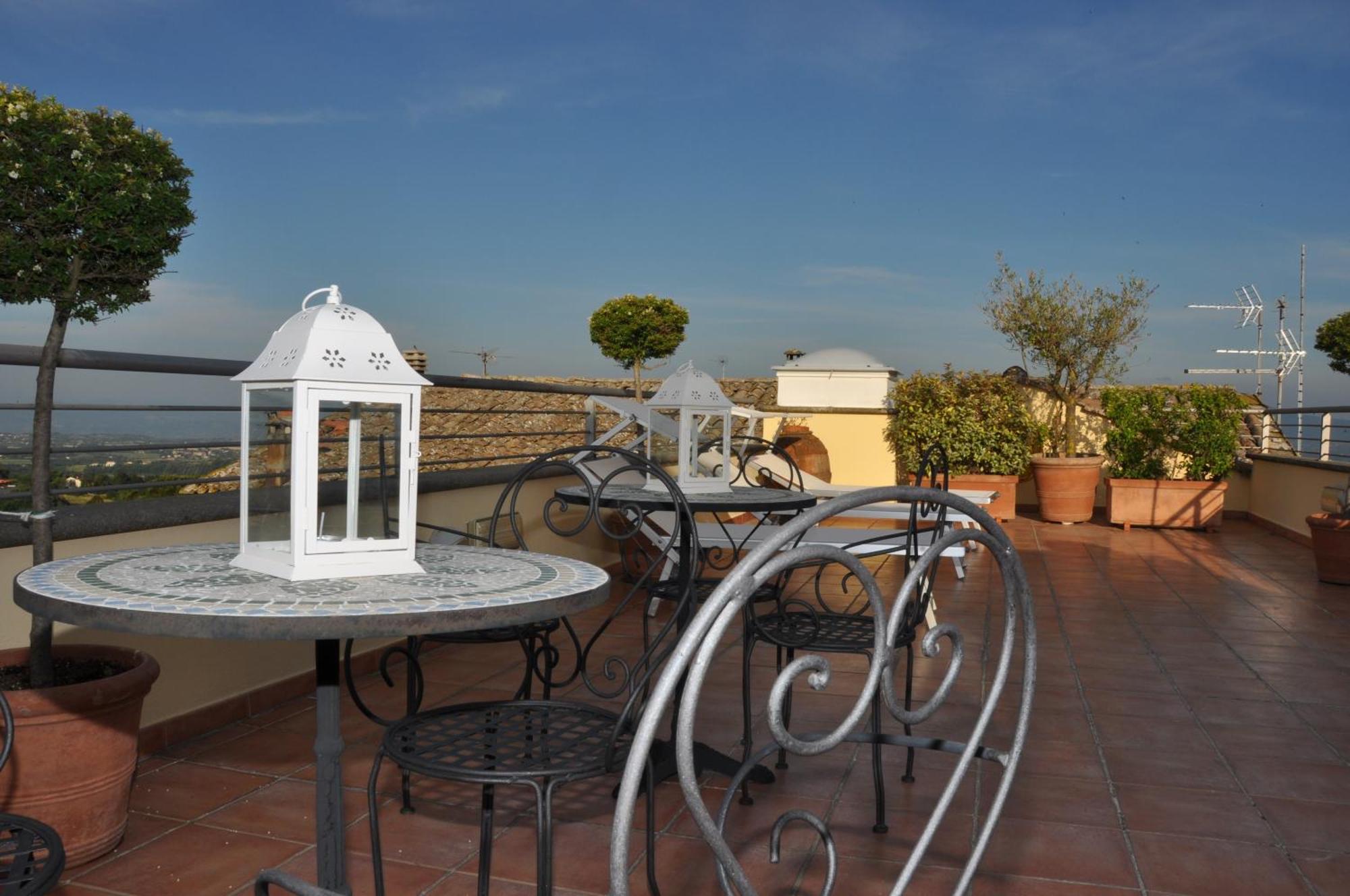 Hotel Urbano V Montefiascone Εξωτερικό φωτογραφία