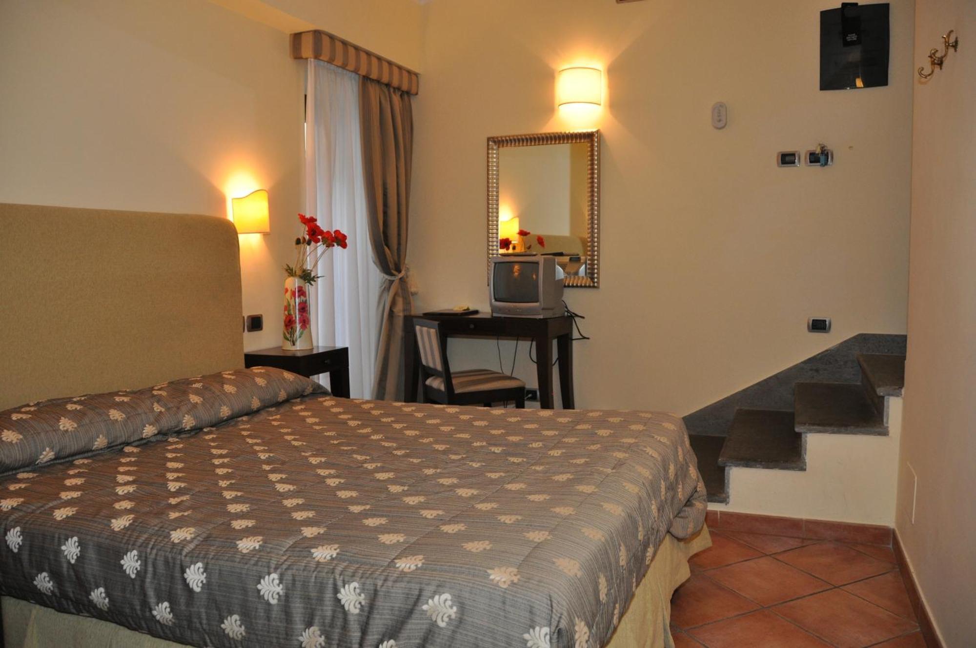 Hotel Urbano V Montefiascone Εξωτερικό φωτογραφία