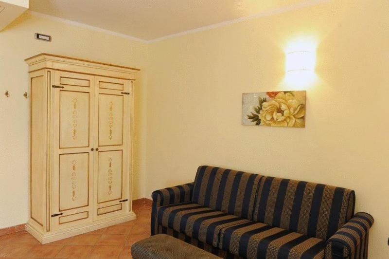 Hotel Urbano V Montefiascone Δωμάτιο φωτογραφία