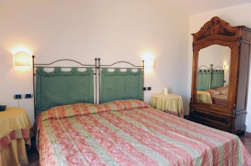 Hotel Urbano V Montefiascone Δωμάτιο φωτογραφία